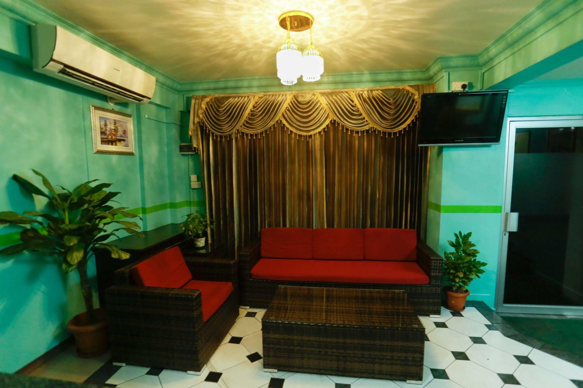 Off Day Inn Мале Екстериор снимка